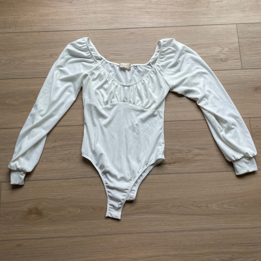 Altar'd State White Ribbed Long Sleeve Sweetheart Neck Bodysuit Small